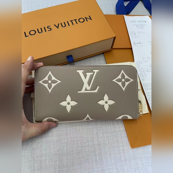 Louis Vuitton Zippy Wallet Monogram Empreinte Leather Dove/Cream - Picture 6 of 16